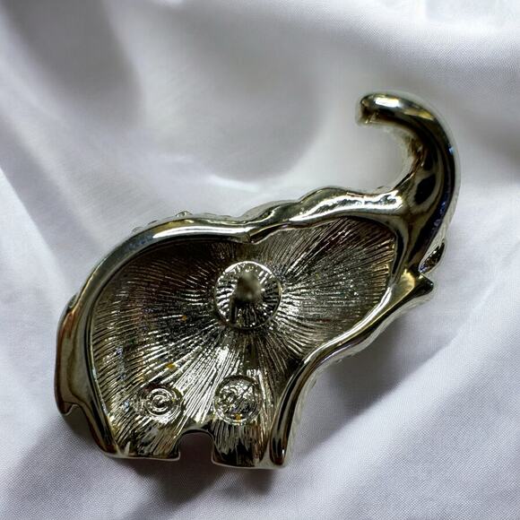 Swarovski Swan Signed Rhodium Plated Crystal Elephant Pin - Picture 2 of 3